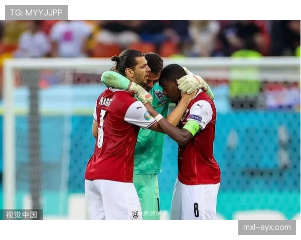 阿拉巴再献精准助攻，助球队牢控中场节奏