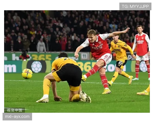 核心球员重伤缺阵，教练紧急调整战术应对赛季挑战